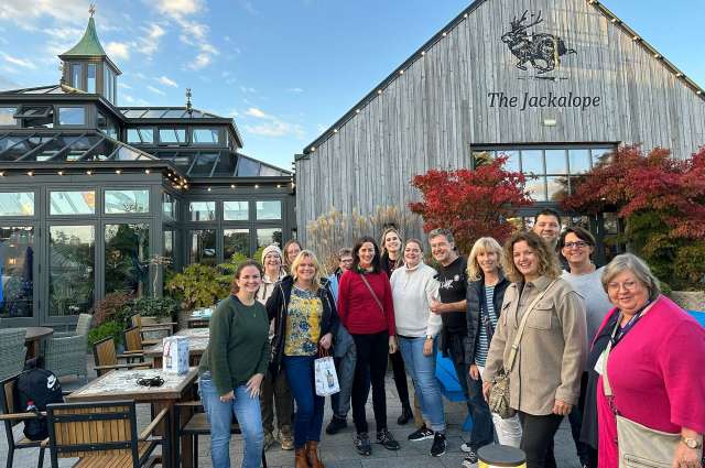 Unsere Gruppe vor der Destillerie