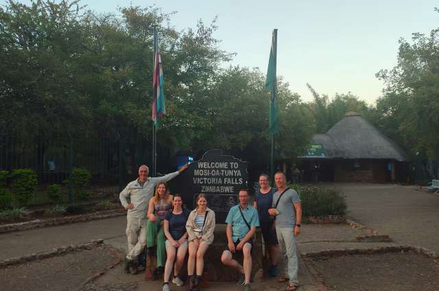 Fam-Trip 2024: die Gruppe gemeinsam in Botswana und Simbabwe