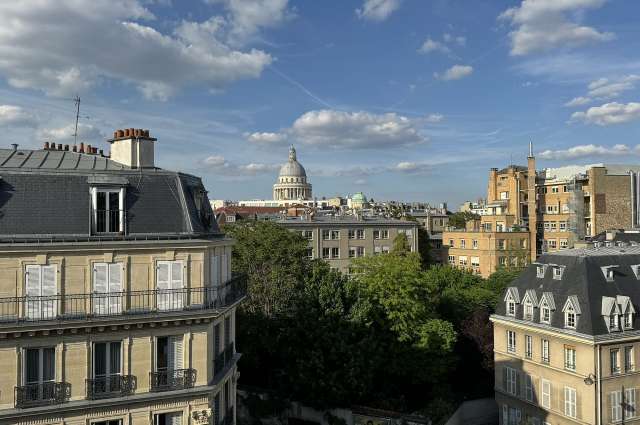 Blick über die Dächer: Unterkunft im Quartier Latin