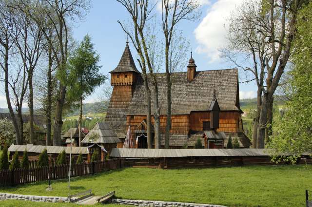 auf dem Weg in die Tatra: Rennaissance Holzkirche bei Debno