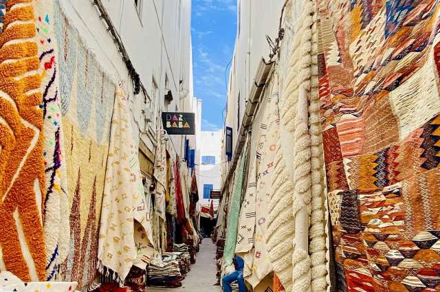 Ein Teppichhandel in der Medina von Essaouira – ©Kerstin Pesch