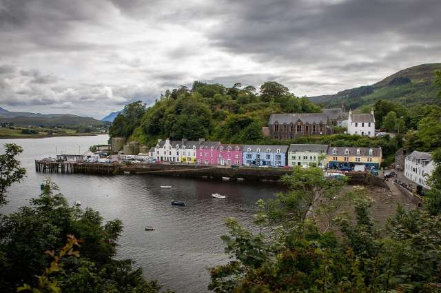 Hauptort und die einzige Stadt der Insel Skye: Portree
