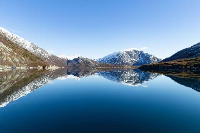 Spiegelglatte Oberfläche: Beiafjord – ©Barbara Harbecke