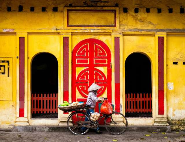 Hanoi: Straßenverkäuferin