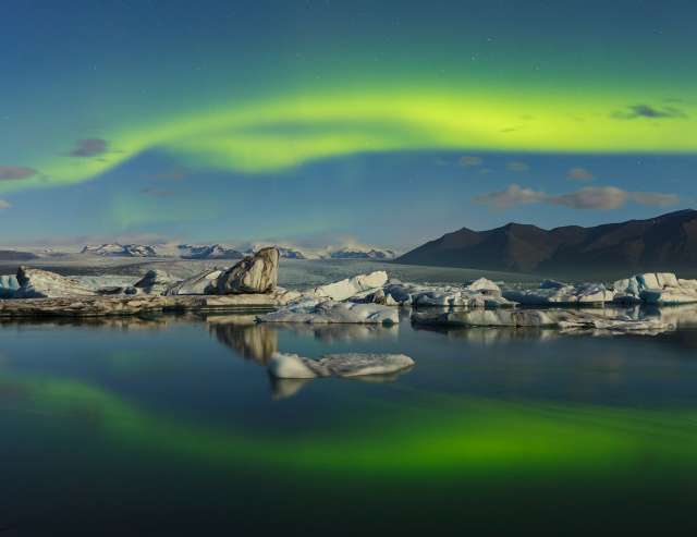 Nordlichter über dem Gletschersee Jökulsárlón