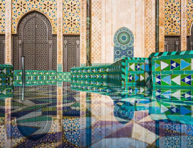 Das große Tor der Hassan-II-Moschee