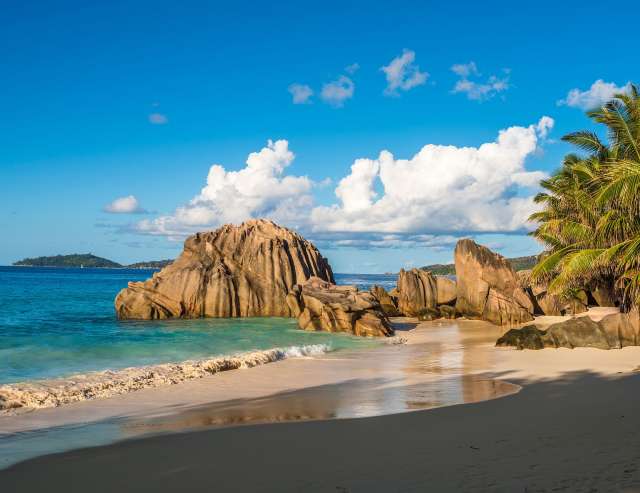 Tropischer Strand auf La Digue
