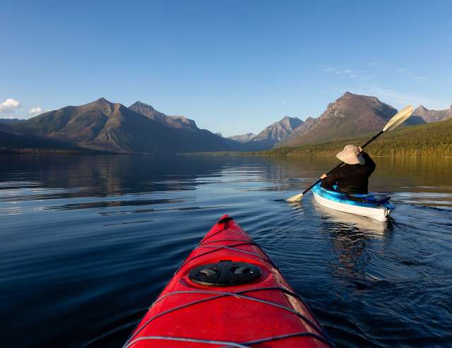 Aktiv auf Reisen: Kajakfahren in Alberta, Kanada