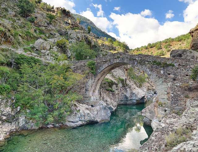 Nahe Asco: genuesische Brücke