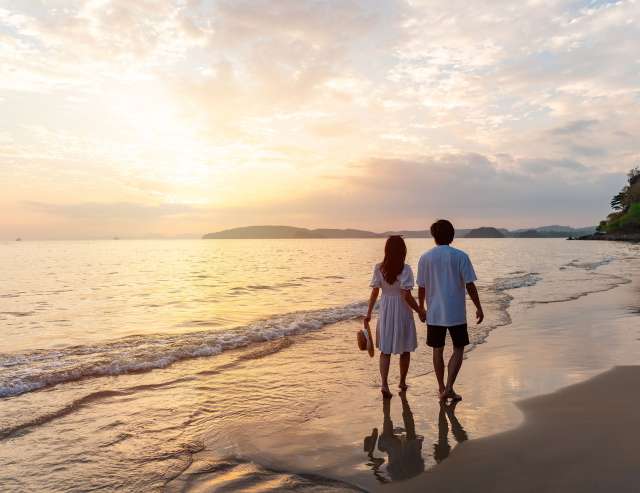 Junges Paar am Strand