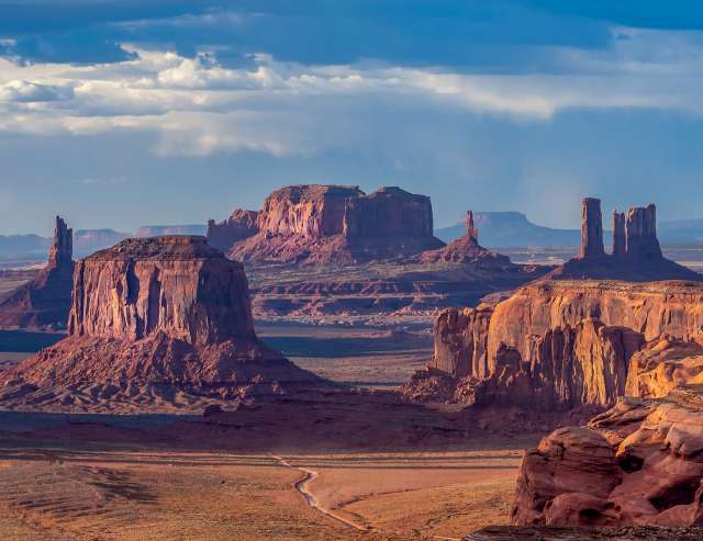 bizarre Formen, spektakuläre Farben: Monument Valley