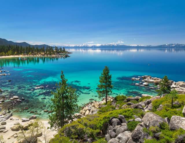saphirblaues Wasser: Lake Tahoe