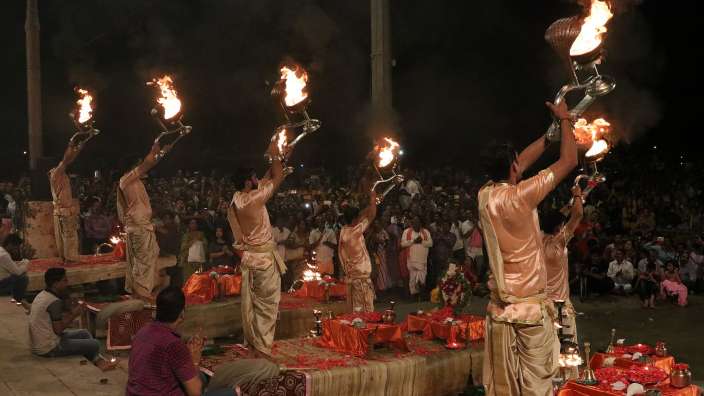Aarti Zeremonie am Ganges