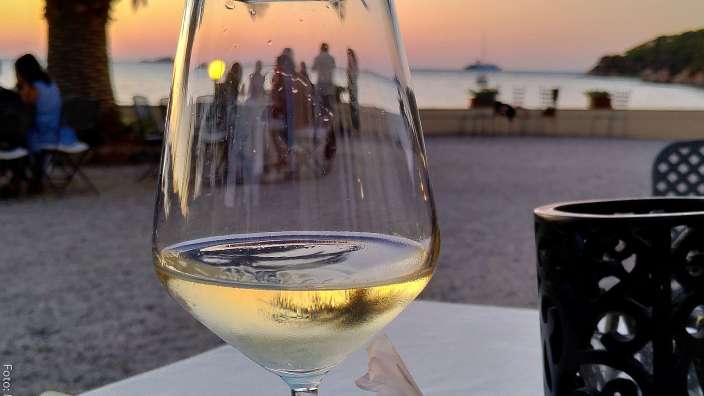 Sundowner in einer Strandvilla bei Ottone