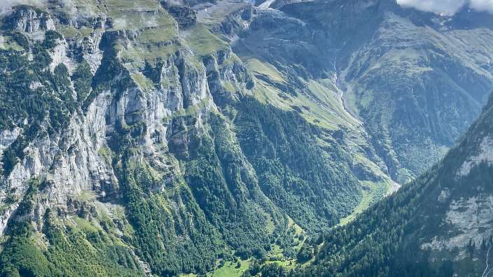 Blick auf Grimmelwald (bei Mürren)