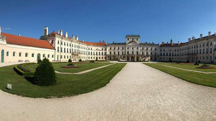 Fertöd: Esterhazyschloss in Ungarn
