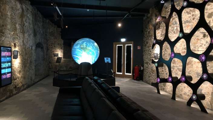 Taggenbrunn: Andre Heller Installation 