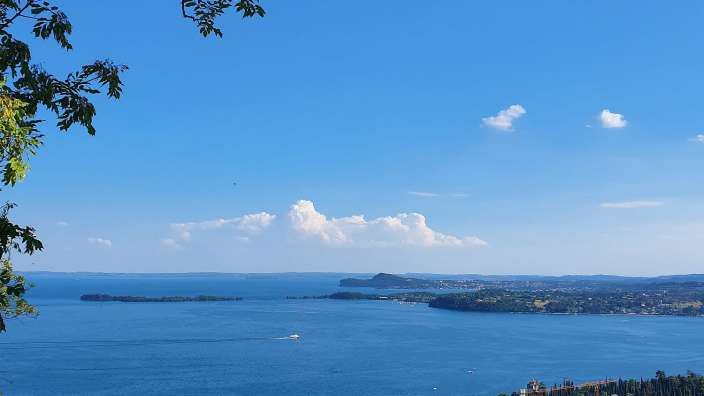 Blick auf den Gardasee vom Hotel Bolsano