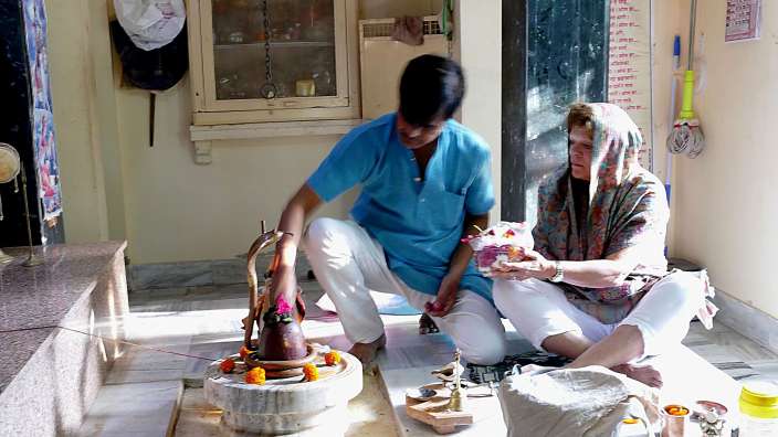 Puja-Zeremonie in einem Hindu-Tempel in Jodhpur