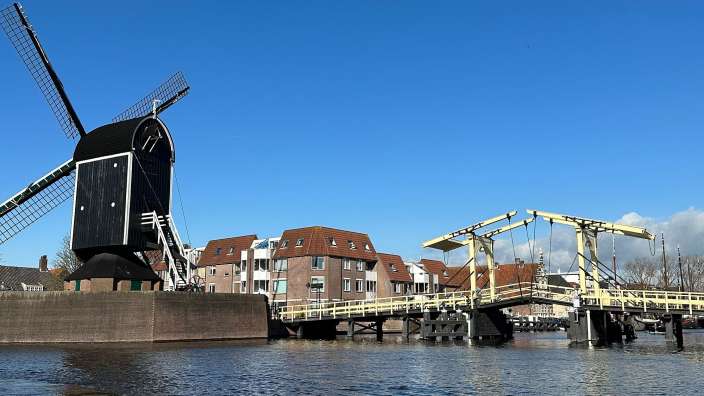 Grachtenfahrt in Leiden