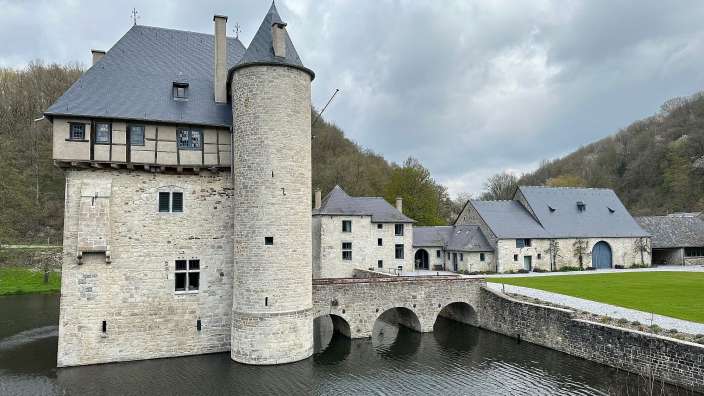 Dorf in den Ardennen