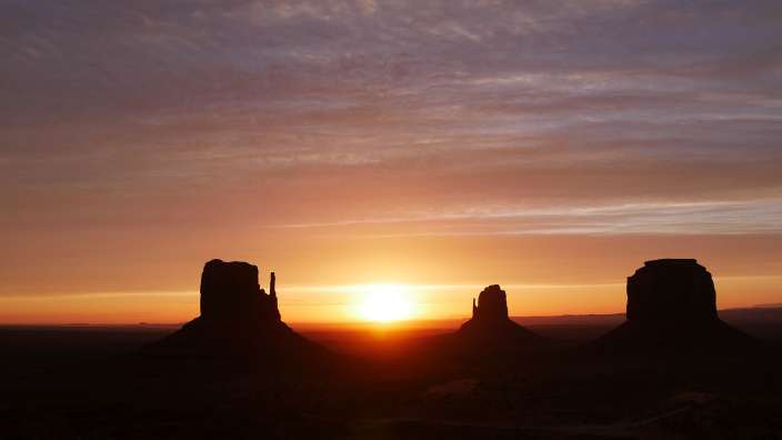 Sonnenaufgang von unserem Balkon im Monument Valley
