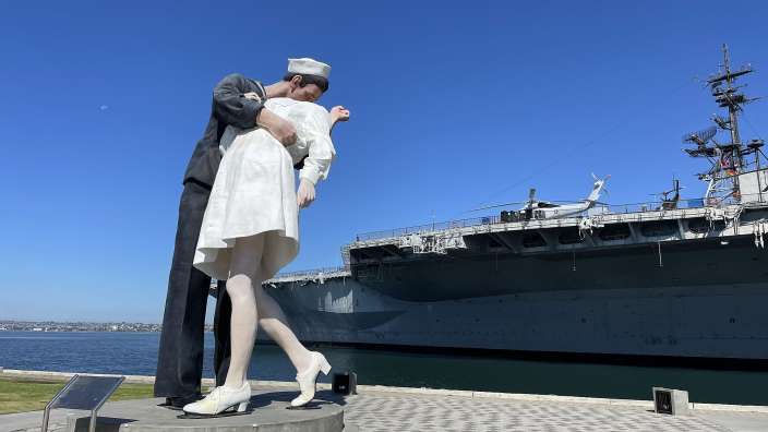 San Diego, Midway Museum