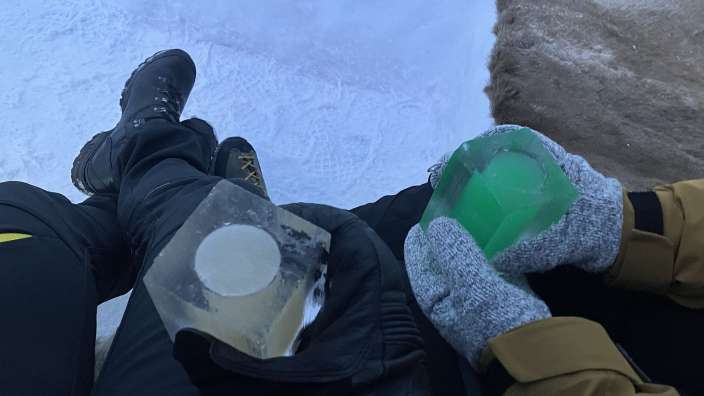 Ein Drink in der Eisbar ist empfehlenswert