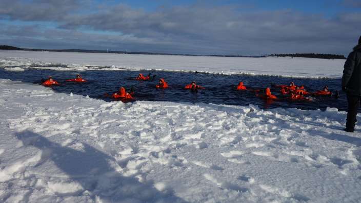 Sprung in die Ostsee