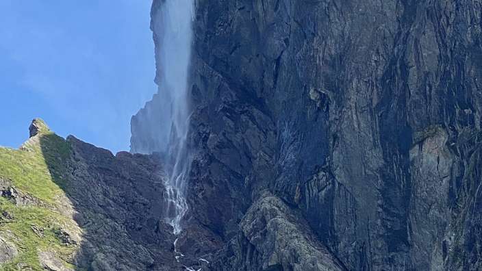 Pissing Mare Fall, Western Brook Pond