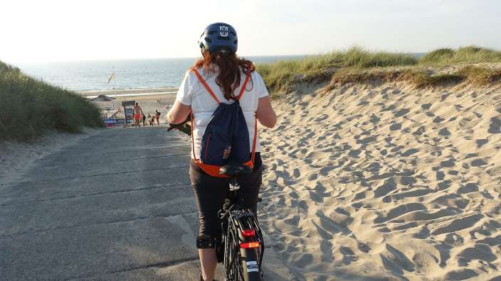 Radltour an der Nordseeküste der Niederlande