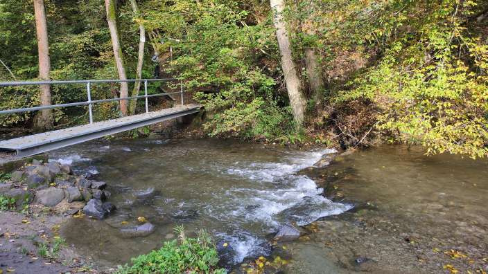 Auf dem Weg zur Hängebrücke Geierlayschleife