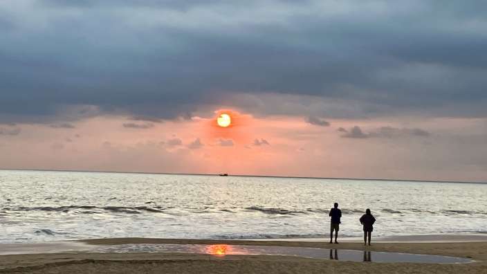 Sonnenuntergang am Strand in Hikkaduwa