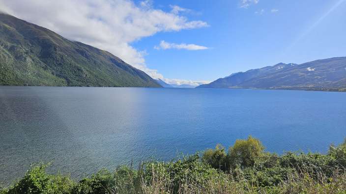 Blick über den Lake Ohau zum Mount Cook