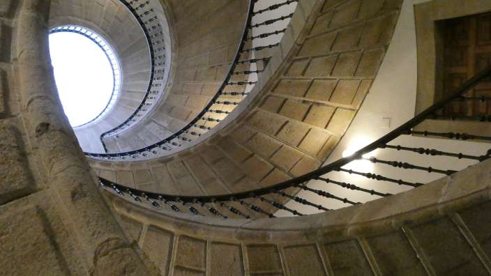 Wendeltreppe im Museum der Galicier, Santiago de Compostela
