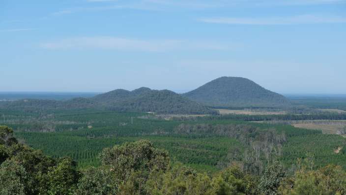 Glass House Mountains NP