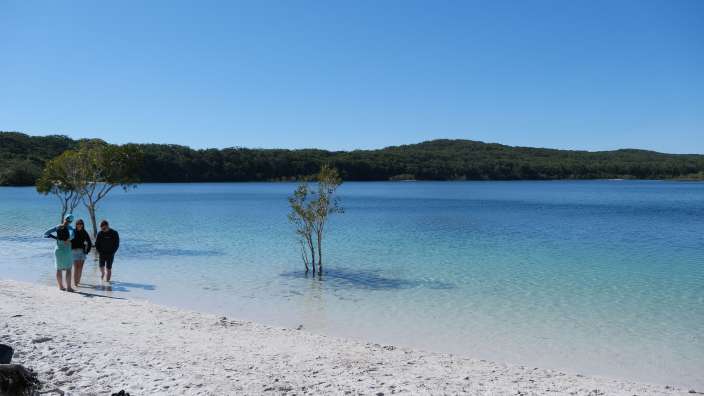 See auf K'Gari (Fraser Island)