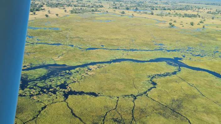 Flug über das Okavango Delta
