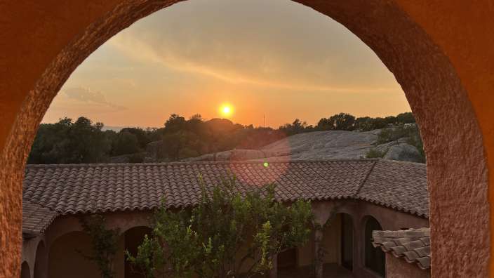 Hotel Tenatu Pilastru