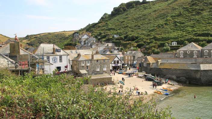 Blick auf den kleinen Hafen in Port Isaac