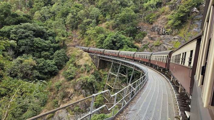Zugfahrt nach Curanda