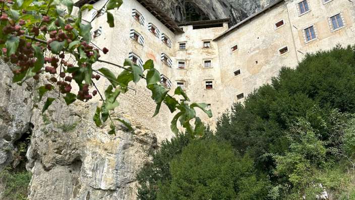 Park der Höhle von Postojna - Burg Predjama