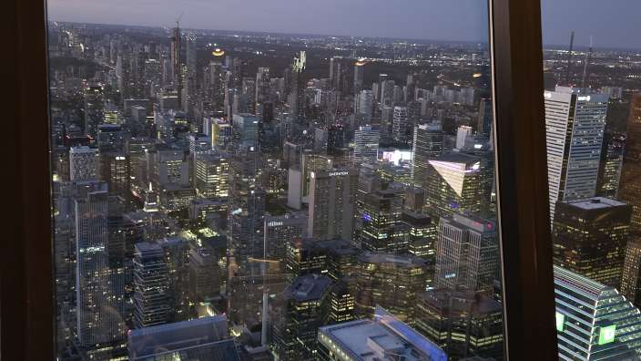 Abendessen im CN-Tower 