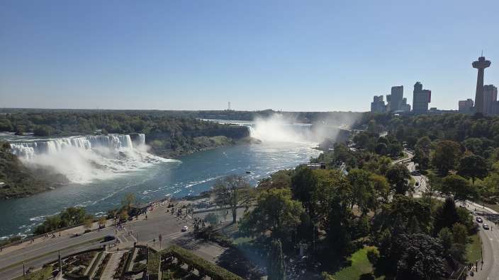 Blick vom Sheraton-Hotel zu den Niagara-Fällen