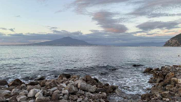 Seiano Blick zum Vesuv