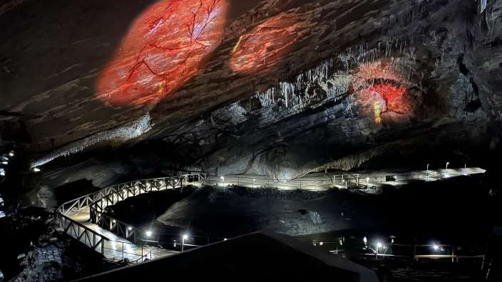 Lasershow in der Grotte de Han