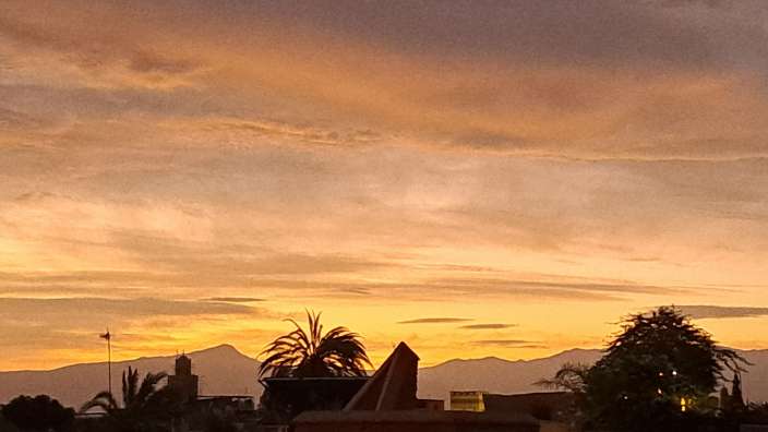 Sonnenaufgang über dem Ryad Dyor in Marrakesch