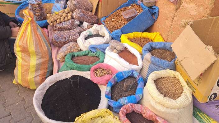 Bunter Markt in Taznakht