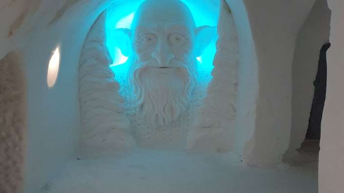 Igloo Hotel am Alta River