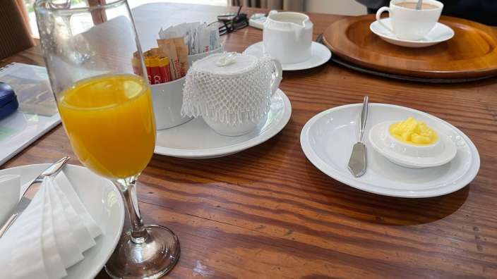 Frühstück in einer Lodge in Wilderness